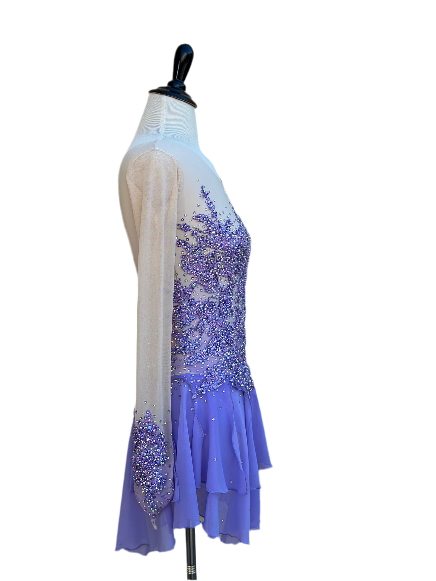 Lavender Figure Skating Dress with Crystal-Embellished Lace Appliqués – Competition Dress